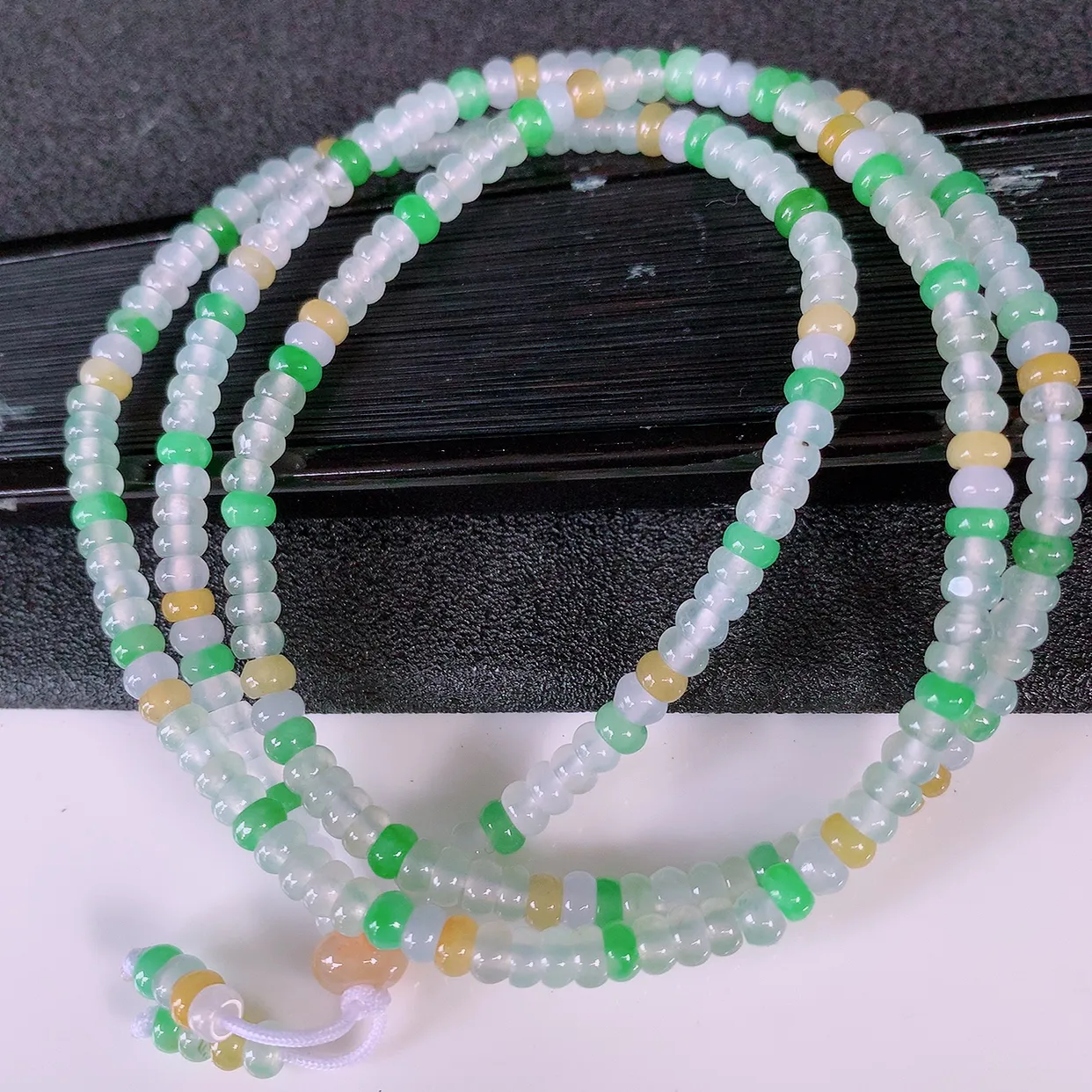 自然光实拍，冰种多宝翡翠项链，多彩翡翠珠链，颜色丰富，料子细腻，高档大气，自戴送礼佳品！#003.3取一尺寸4mm