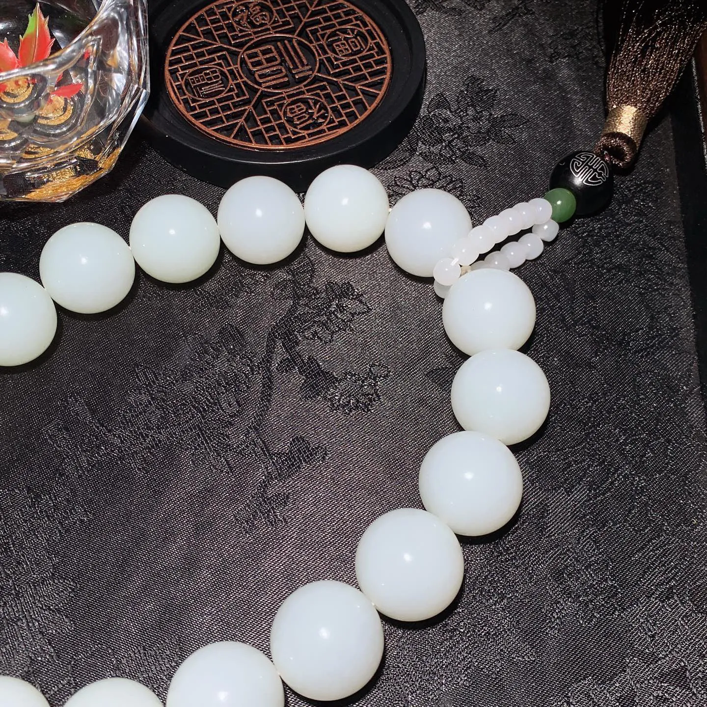 和田玉白玉羊脂白玉手持 单颗尺寸20！玉质细腻油润。手推出油。佩戴高端典雅。lt251211