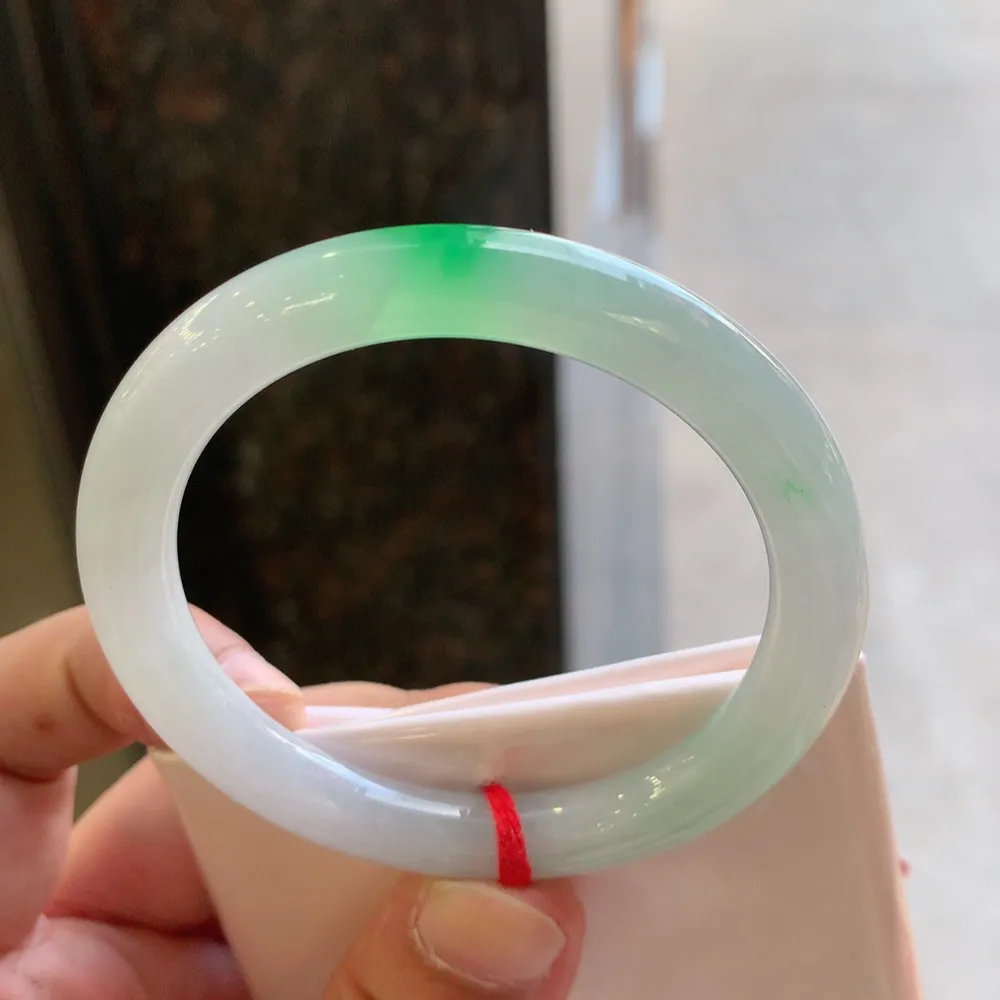 圆条冰阳绿 无瑕 尺寸:53.7/8.5 色好