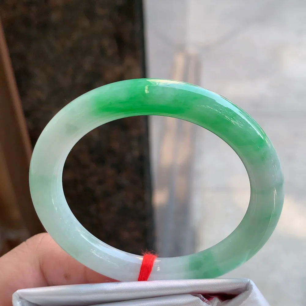 圆条冰糯翠绿 无瑕 尺寸:54.1/8.7 色好