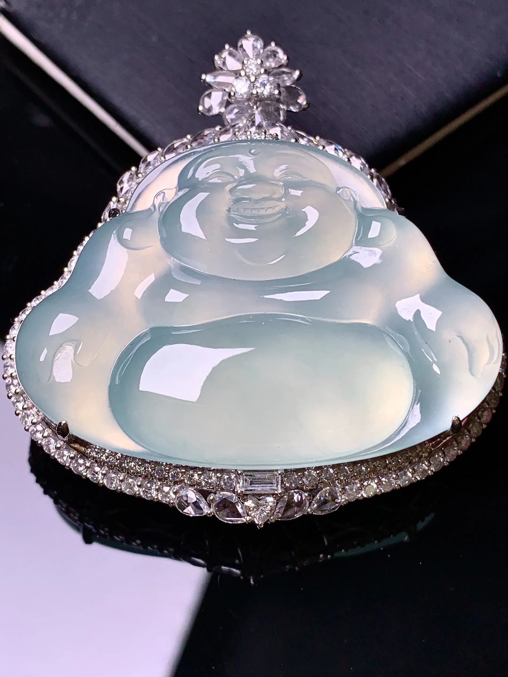 18k金钻镶嵌冰种佛公吊坠 玉质细腻 水润亮眼 厚身饱满 整体尺寸51.8*49.5*19