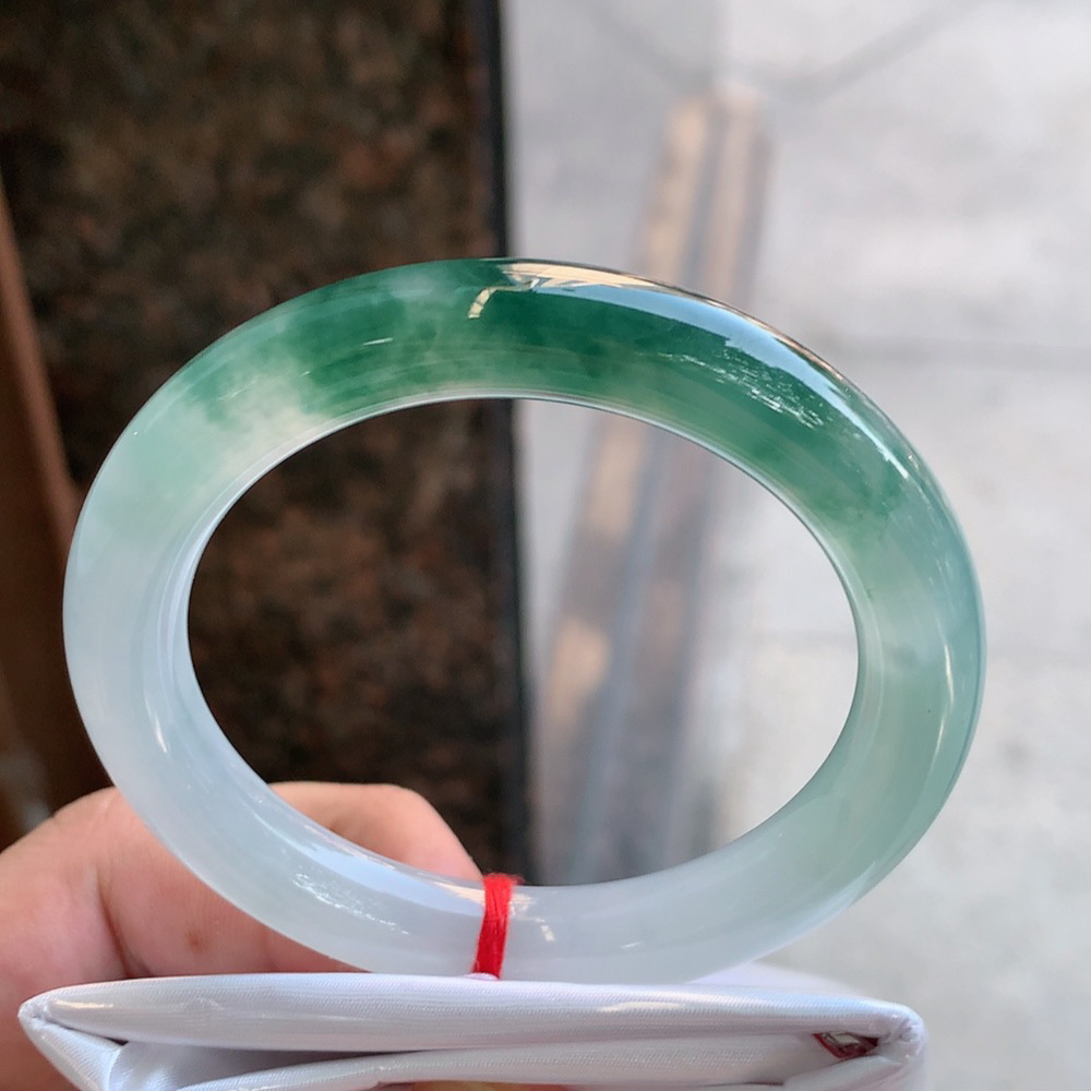 圆条冰飘花 无瑕 尺寸:53.1/9.5 花美