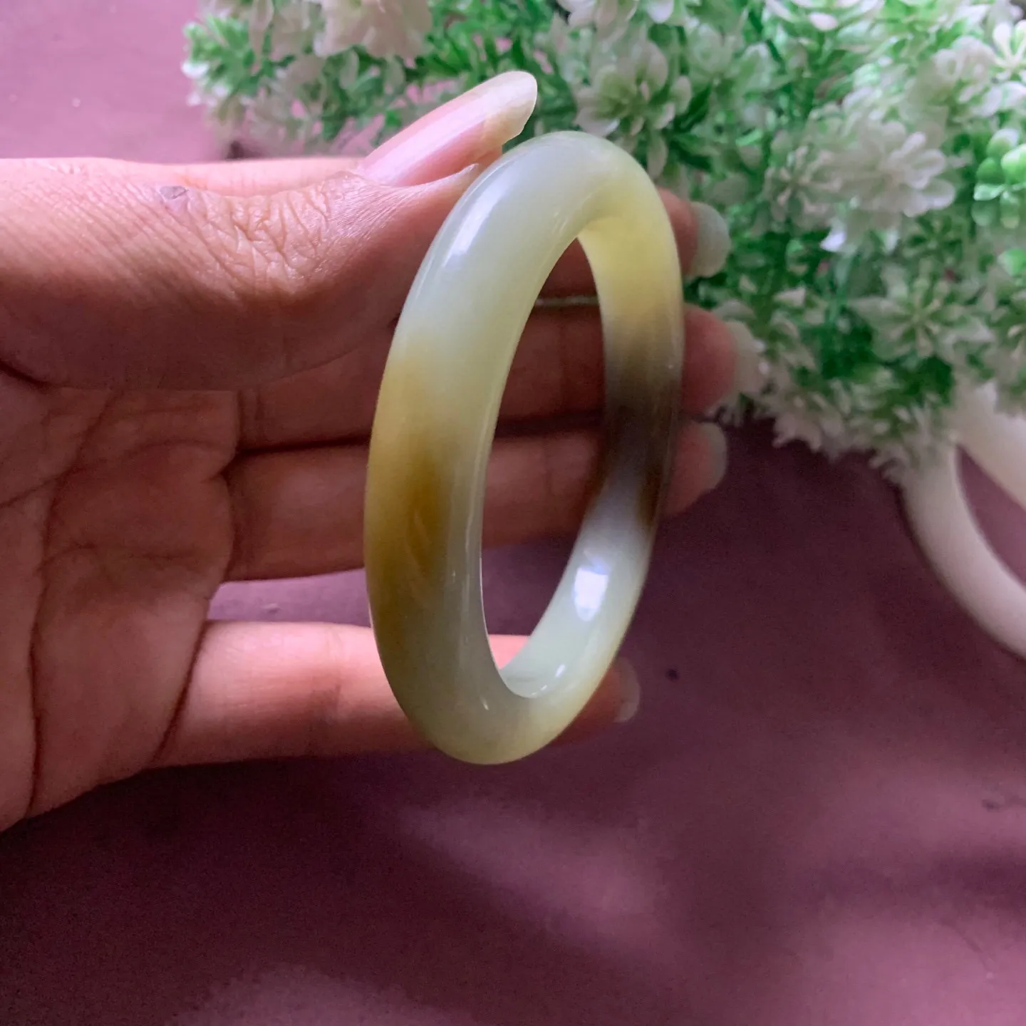 和田玉55圈口且末糖料手镯，玉质细腻油润 底色纯净 脂粉好，品质高