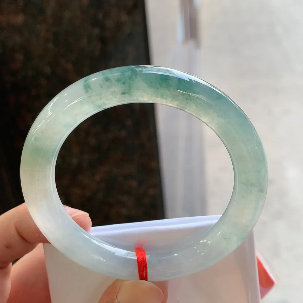 圆条高冰飘花 无瑕 尺寸:55.2/10.1 花美 种水好