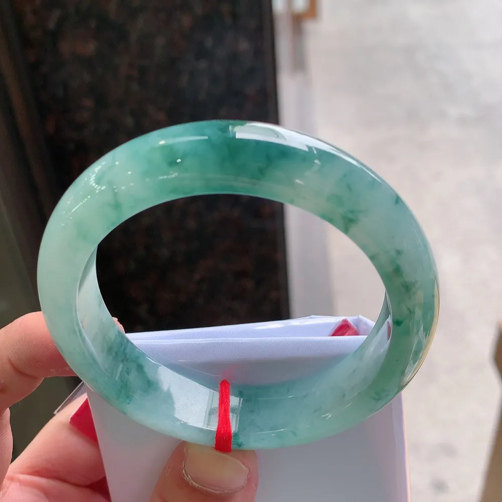 正圈冰飘花 无瑕 尺寸:60.1/14.5/9.5 花美