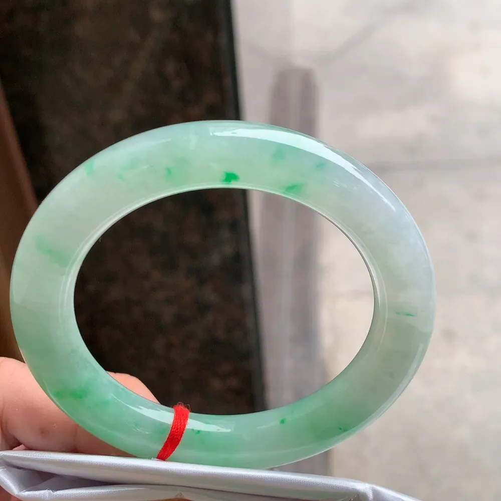 圆条冰糯阳绿 微细纹 尺寸:57.1/11.3 色好🥰🥰