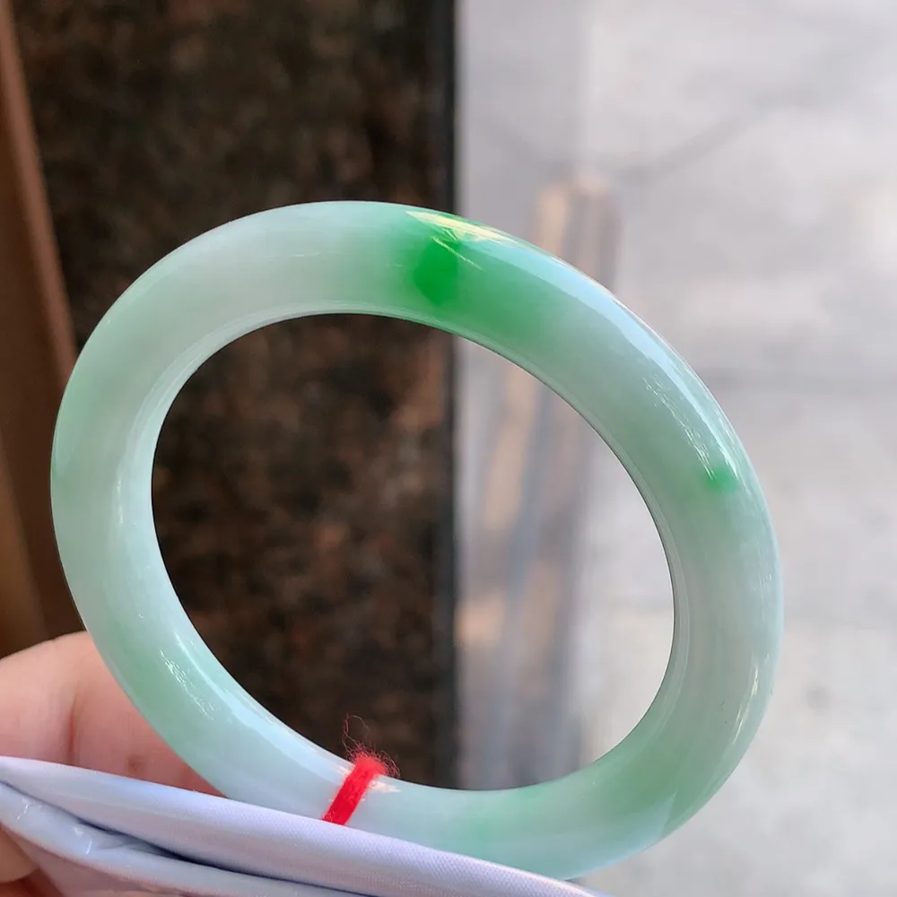 圆条冰糯阳绿 无瑕 尺寸:54.5/9.4 色好