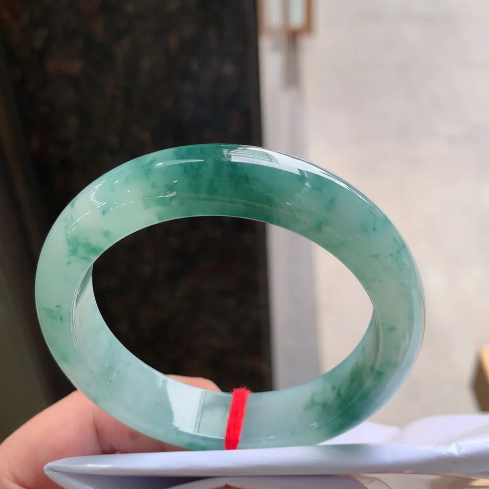 正圈冰飘花 无瑕 尺寸:60.1/14.5/9.5 花美