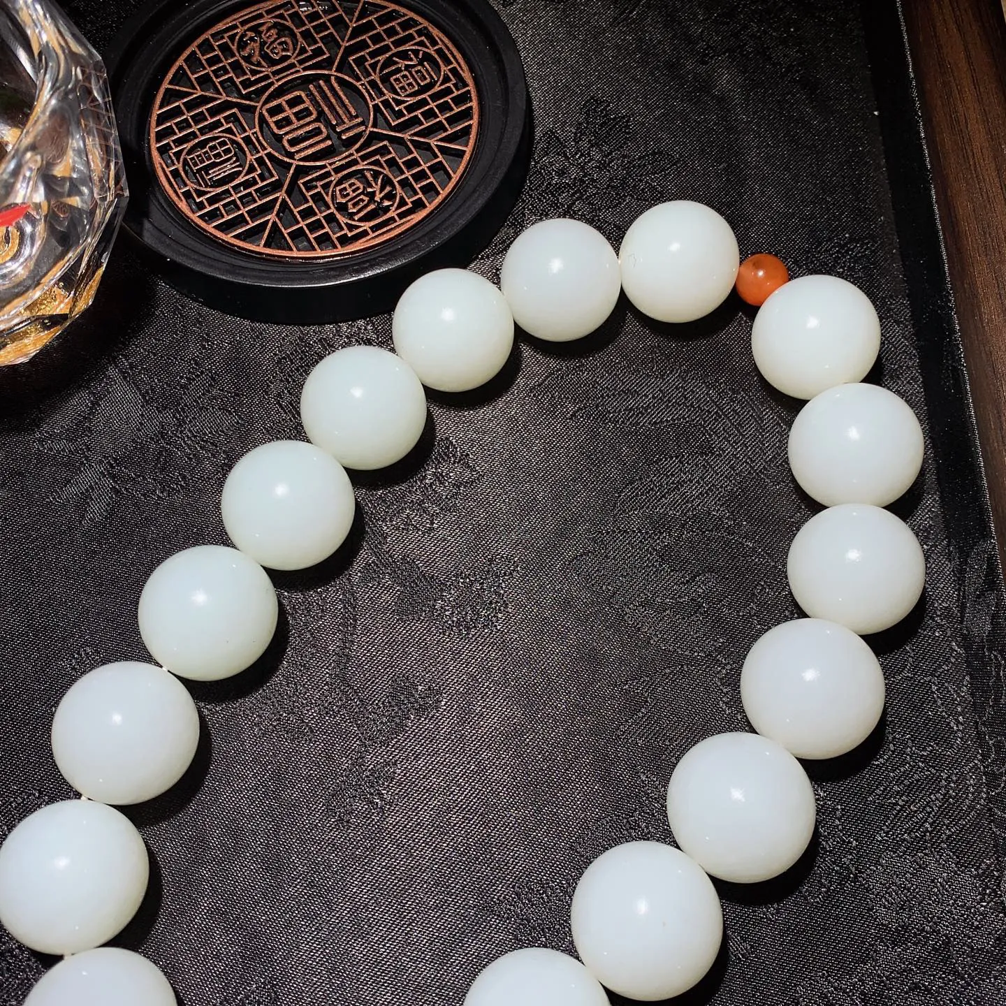 和田玉白玉羊脂白玉手持 单颗尺寸20！玉质细腻油润。手推出油。佩戴高端典雅。lt251211