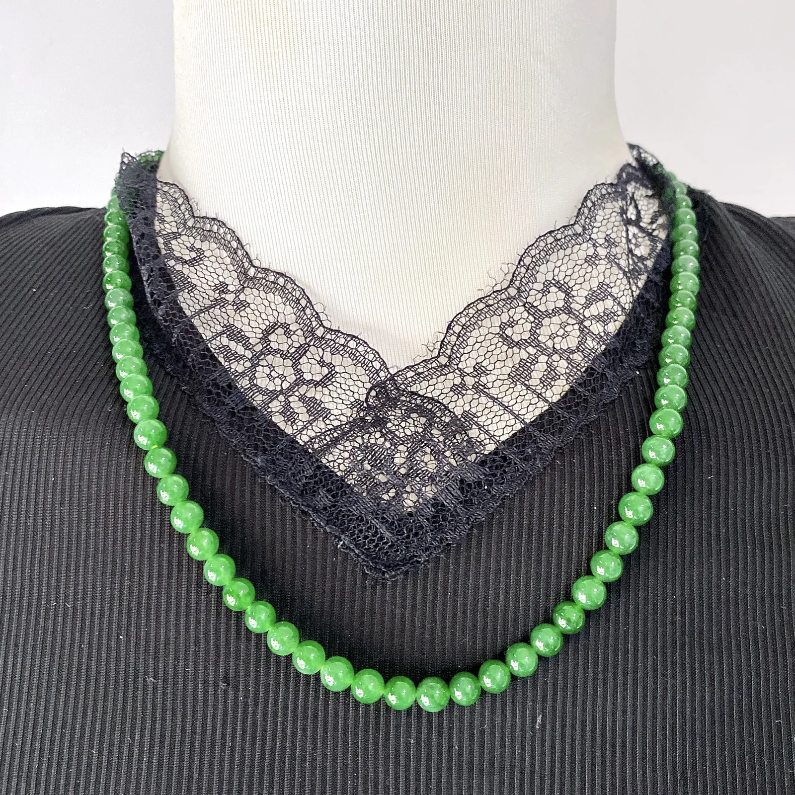 收藏级别，缅甸天然翡翠A货，卡6冰种起胶浓绿圆珠锁骨项链，尺寸：6mm/82颗，长度490mm，重量：29.08g