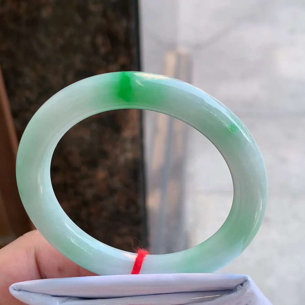 圆条冰糯阳绿 无瑕 尺寸:54.5/9.4 色好