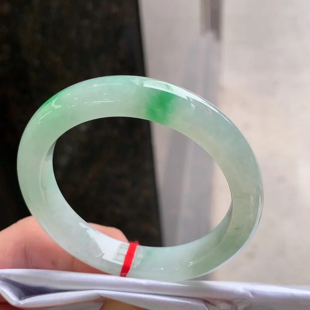 正圈冰阳绿 无瑕 尺寸:54.1/11.1/8.6 色好