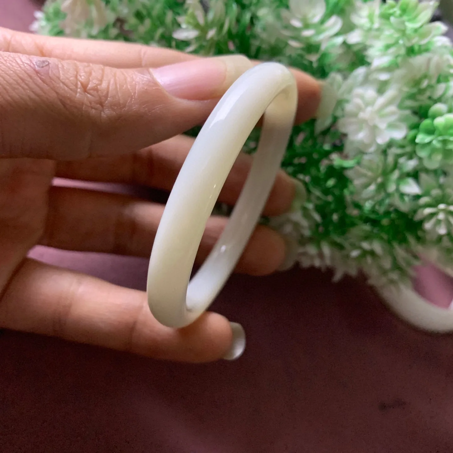 和田玉50.6圈口羊脂白手镯，玉质细腻油润 底色纯净 脂粉好，品质高