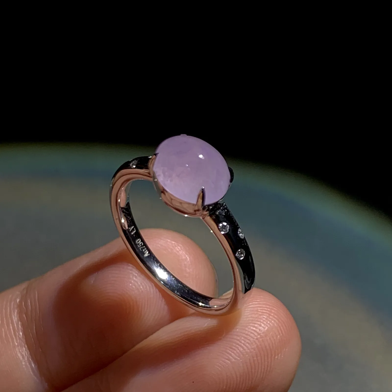 冰紫戒指，裸石8.5-6.8-5mm，
18K金，南非钻，14#，3.43g，