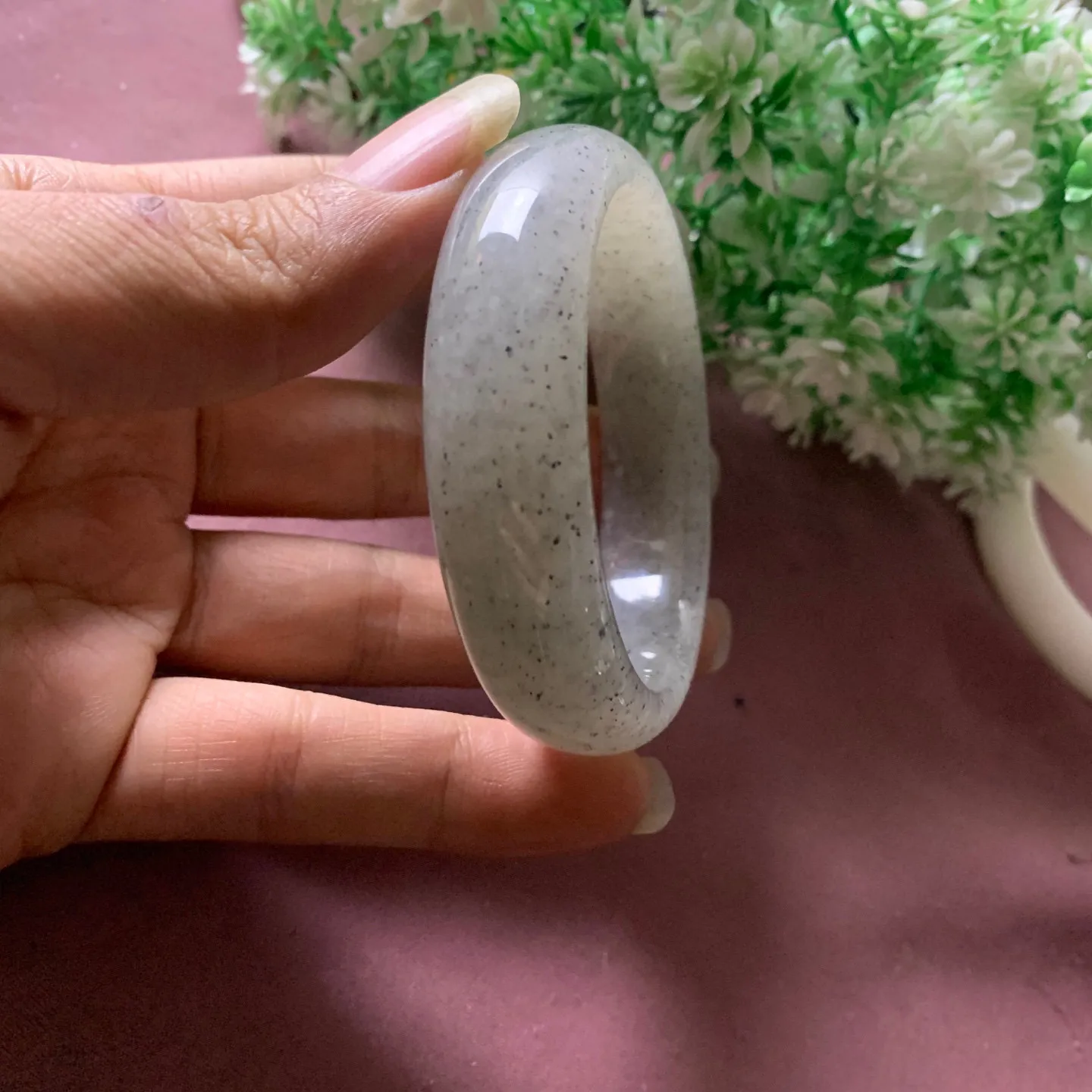 和田玉54.5圈口漂花宽版手镯，玉质细腻油润 底色纯净 脂粉好，品质高