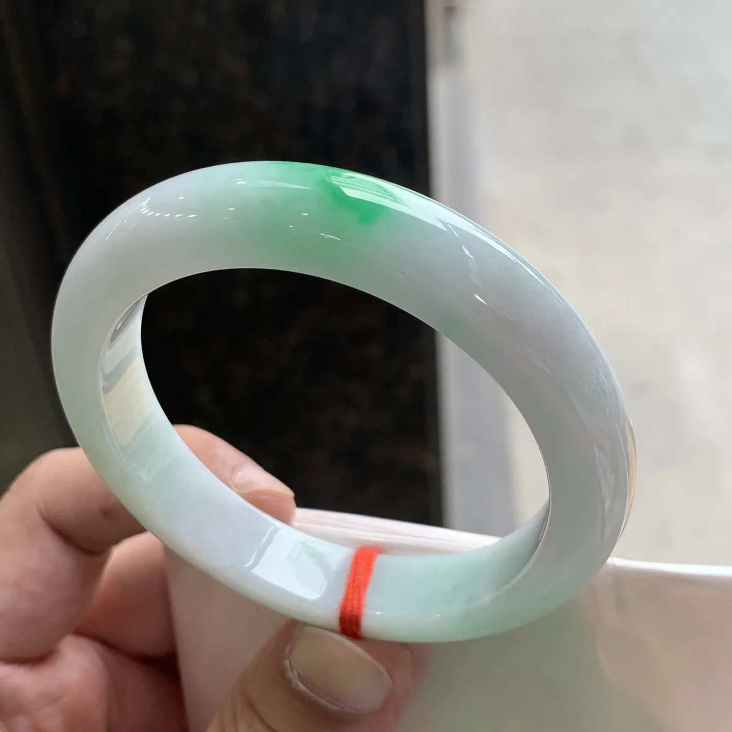 正圈冰糯阳绿 无瑕 尺寸:57.3/12.3/8.9 色好