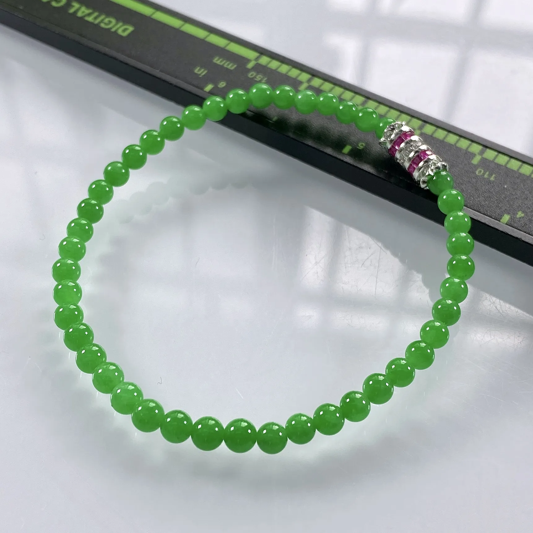 收藏级别，缅甸天然翡翠A货，卡4冰种起胶正阳绿小米珠小圆珠手串手链，尺寸：4mm/44颗，长度170mm，重量：4.92g
