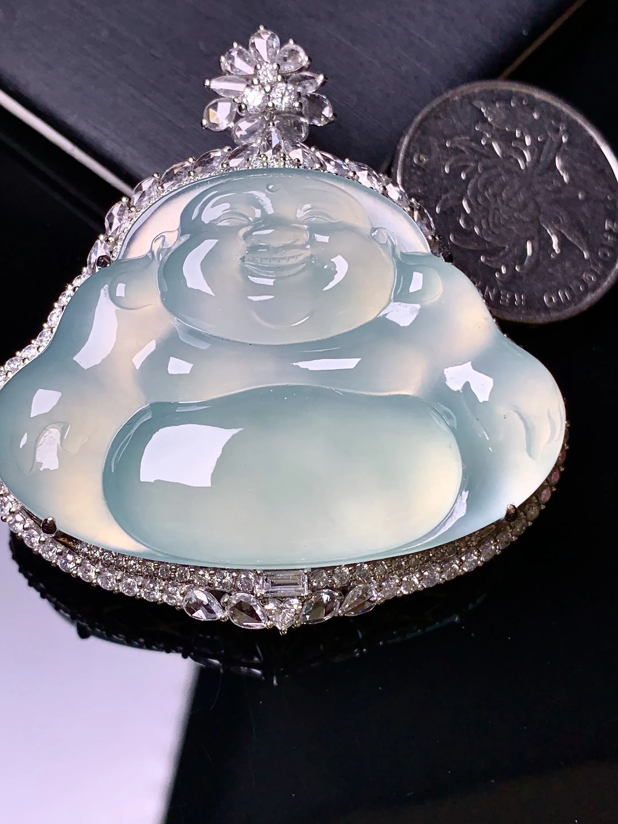 18k金钻镶嵌冰种佛公吊坠 玉质细腻 水润亮眼 厚身饱满 整体尺寸51.8*49.5*19