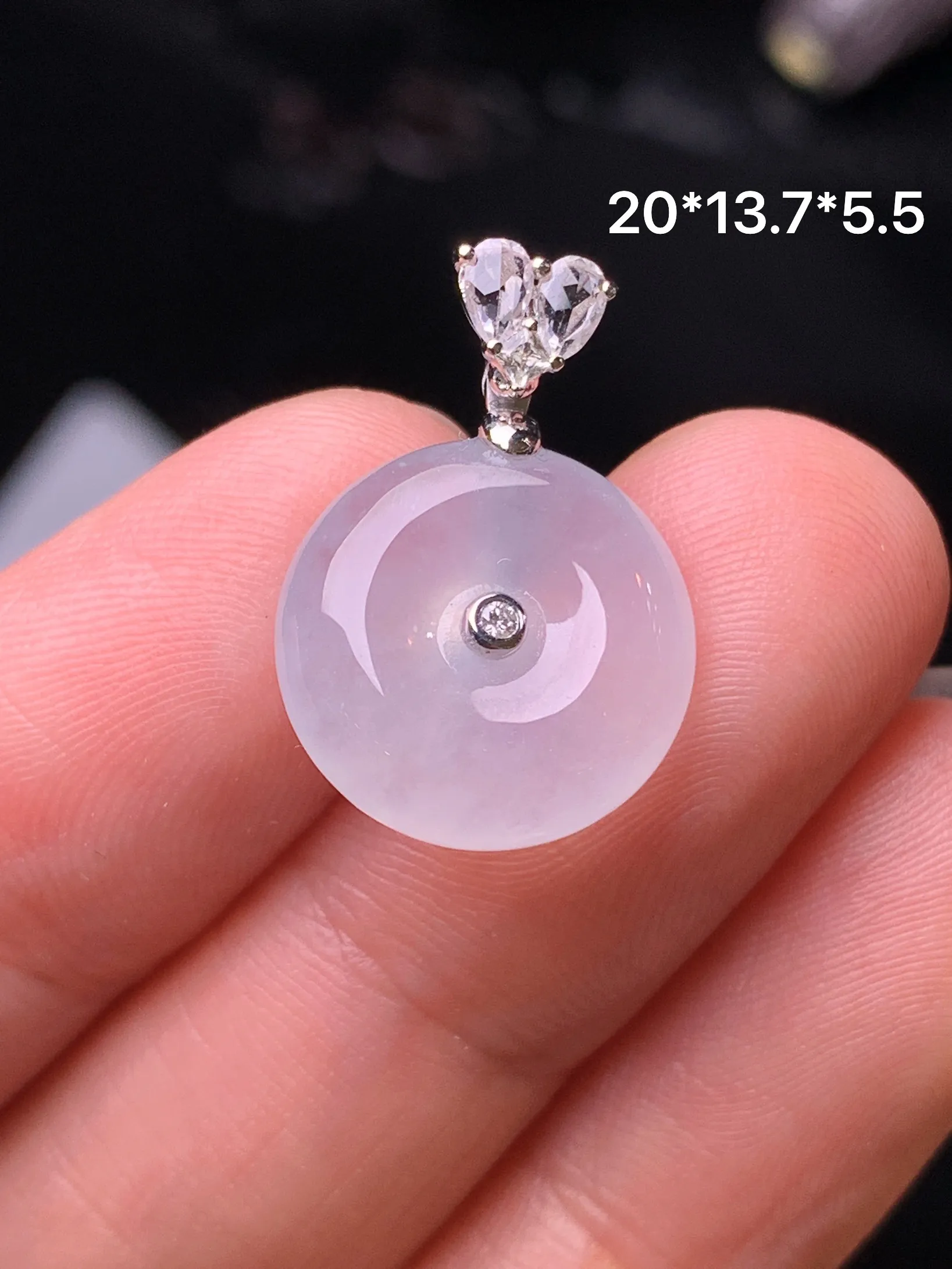 18k金钻白蓝宝镶嵌冰种平安扣吊坠 玉质细腻 水润亮眼 色泽艳丽 整体尺寸20*13.7*5.5