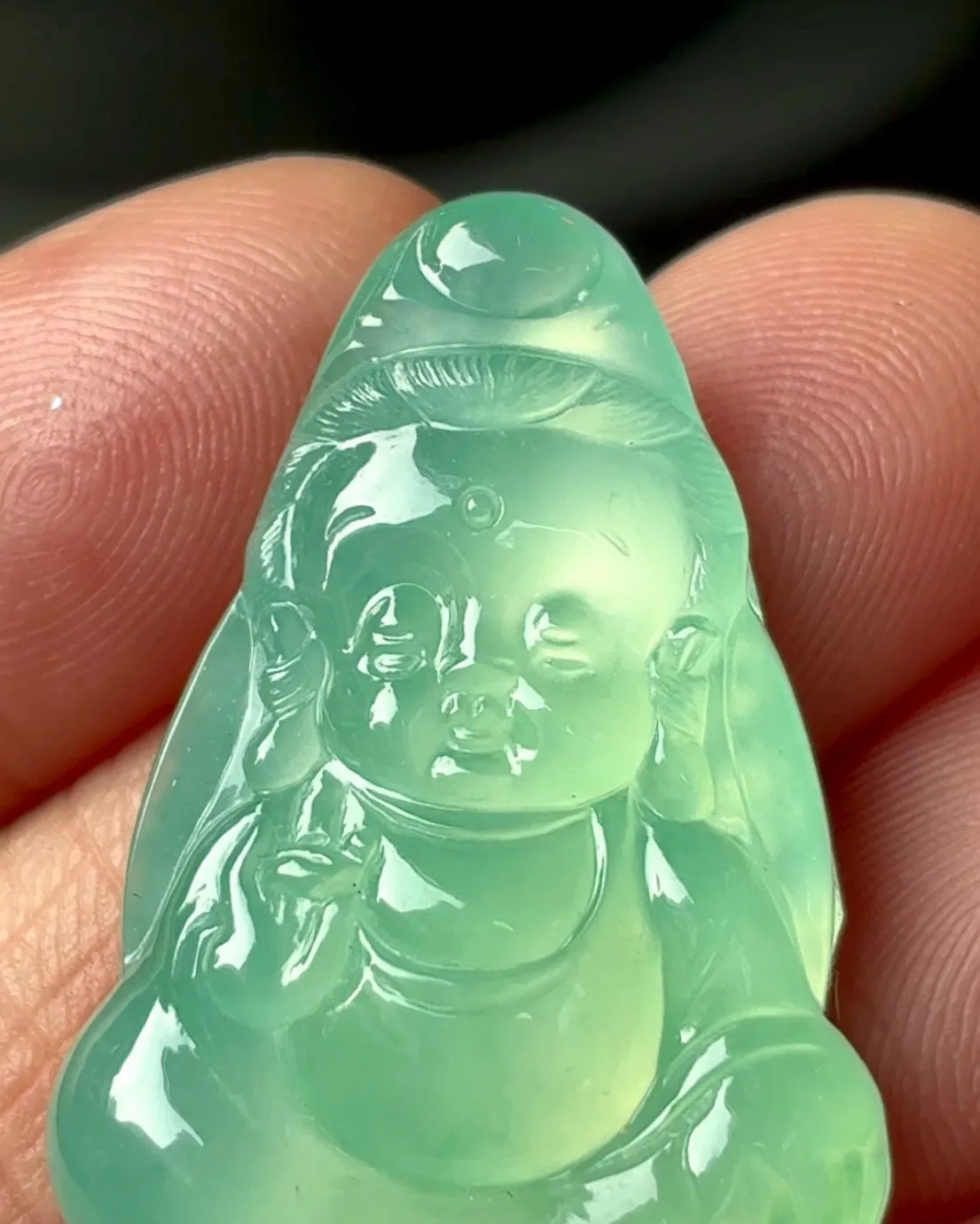 宝宝观音，品质超好，质地如冰之清透，散发纯洁的光芒～
尺寸29.7×20.8×5.8