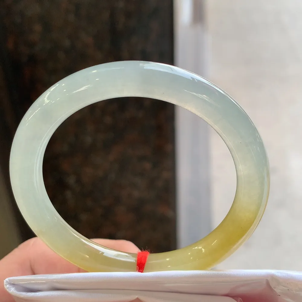 圆条高冰黄翡 无瑕 尺寸:52.6/8.4 种色兼备