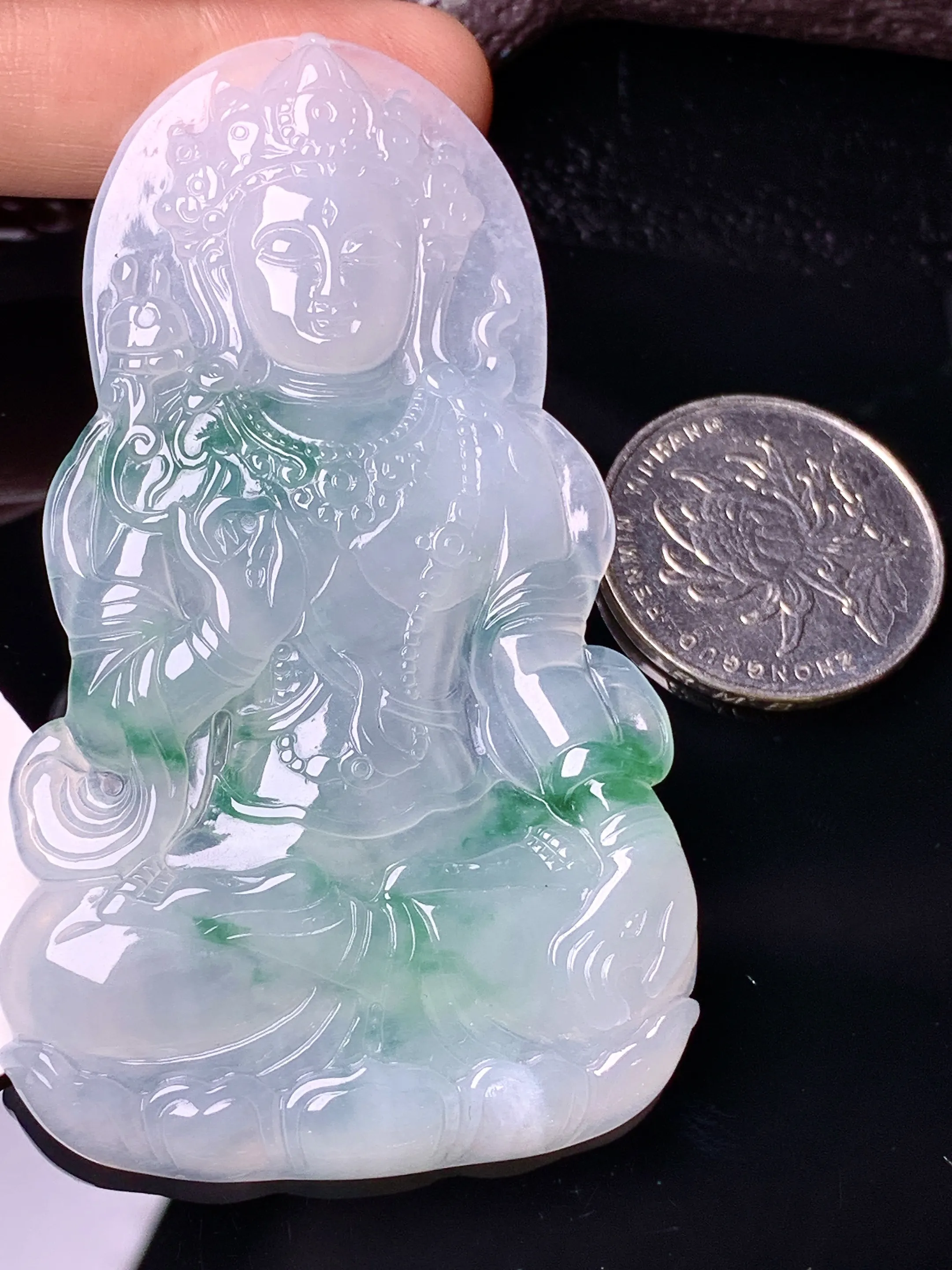 飘绿度母观音菩萨吊坠 玉质细腻 水润亮眼 色泽艳丽 整体尺寸73.3*43.7*5.2