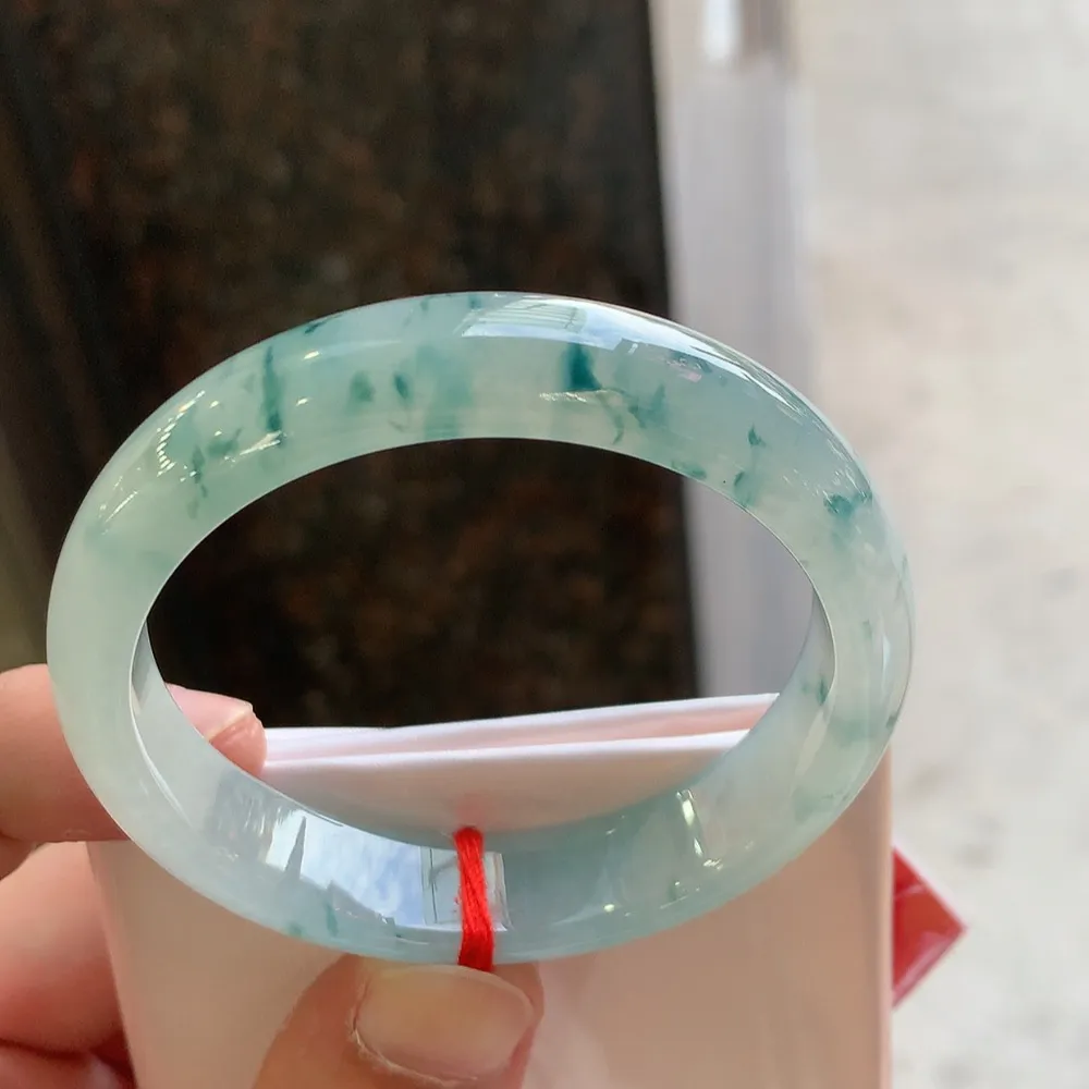 正圈冰飘花 无瑕 尺寸:53.6/12.7/7.3 花美