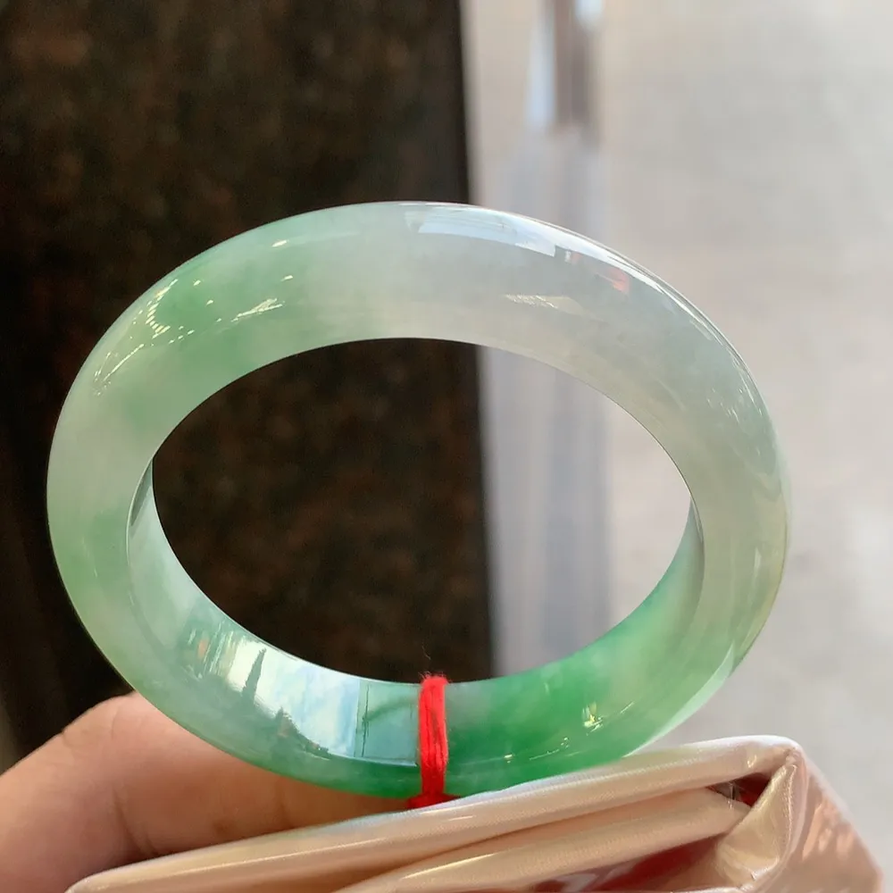 正圈冰阳绿 无瑕 尺寸:50.7/12.3/8.5 种色兼备🥰🥰