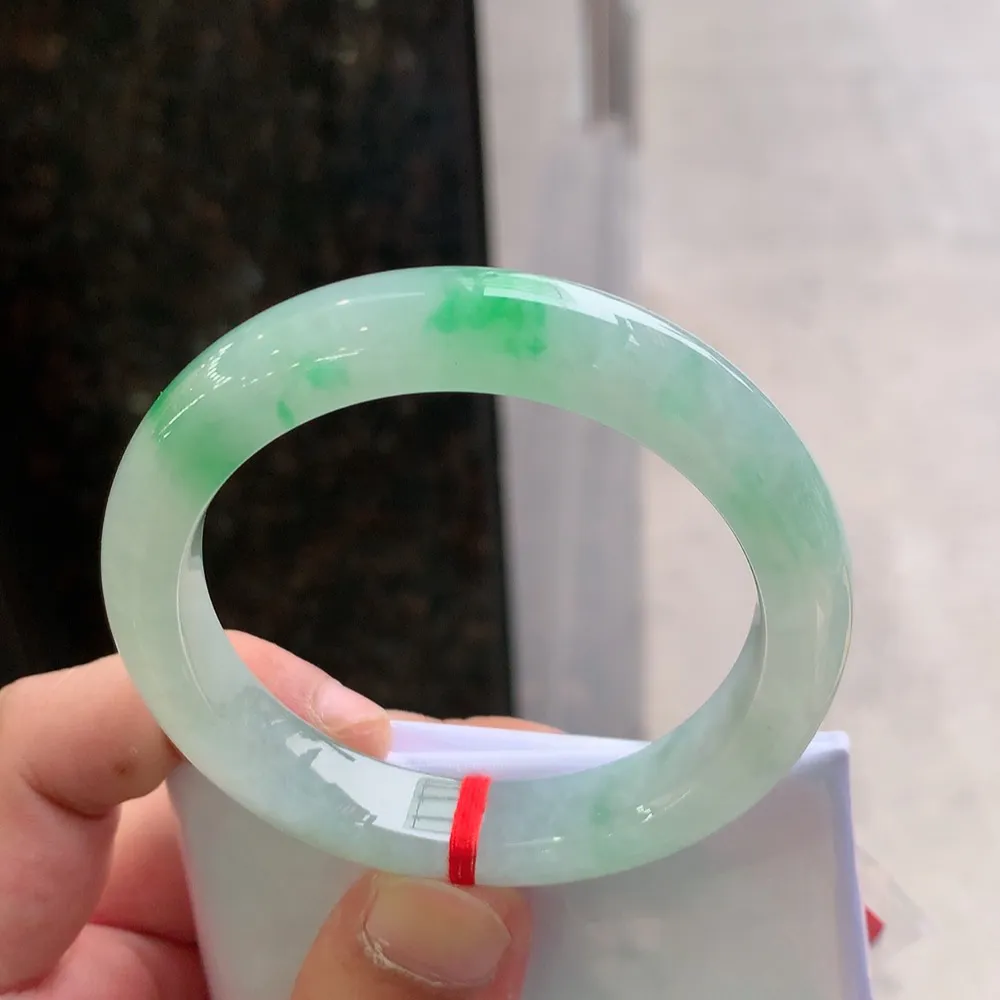 正圈冰阳绿 无瑕 尺寸:54.1/11.1/8.6 色好