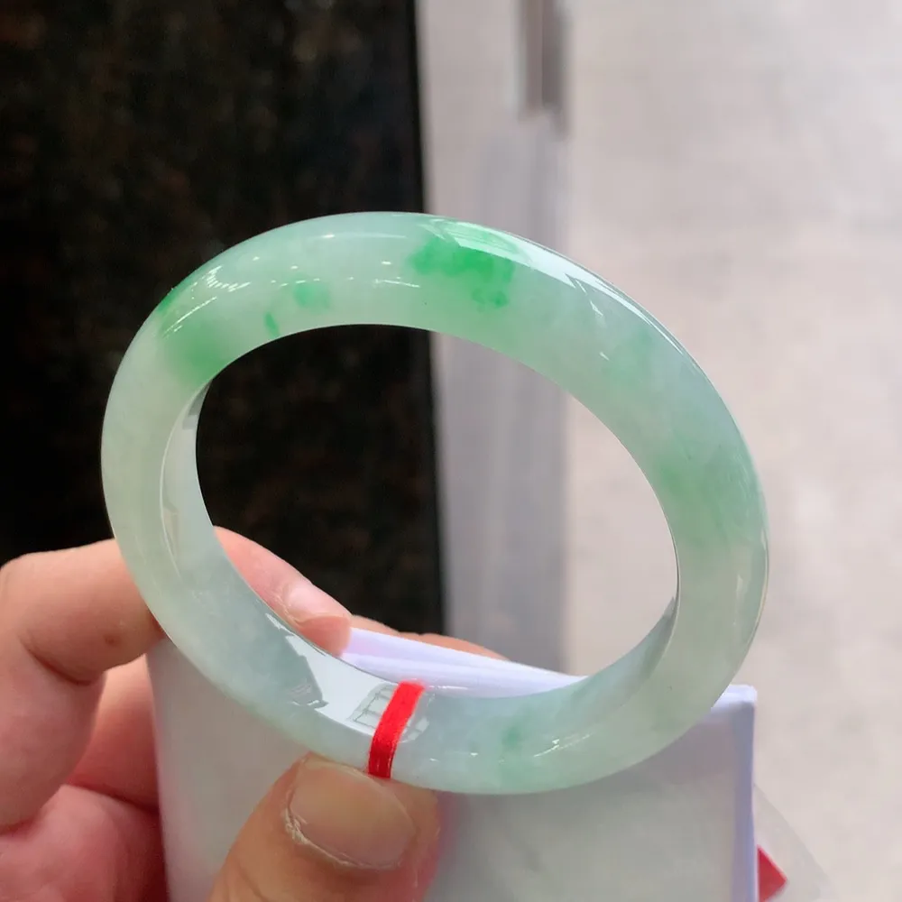 正圈冰阳绿 无瑕 尺寸:54.1/11.1/8.6 色好