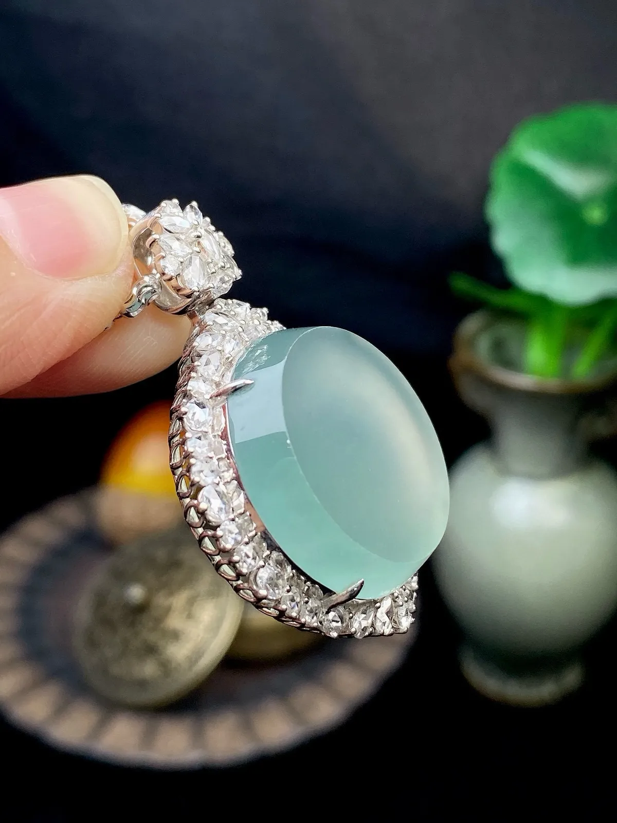 【冰种晴底圆无事牌】老坑雪花棉，质地细腻，种水色俱全，冰透闪亮，18k金钻镶嵌，裸石尺寸21.4*4.8毫米