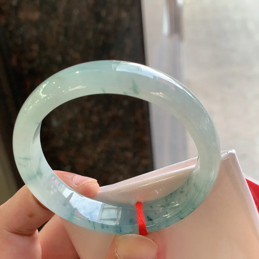 正圈冰飘花 无瑕 尺寸:53.6/12.7/7.3 花美