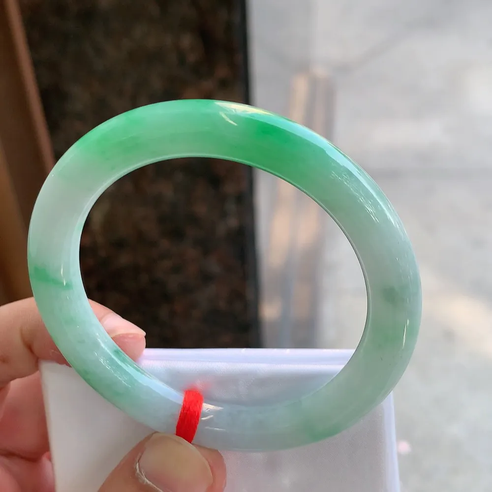 圆条冰糯翠绿 无瑕 尺寸:54.1/8.7 色好