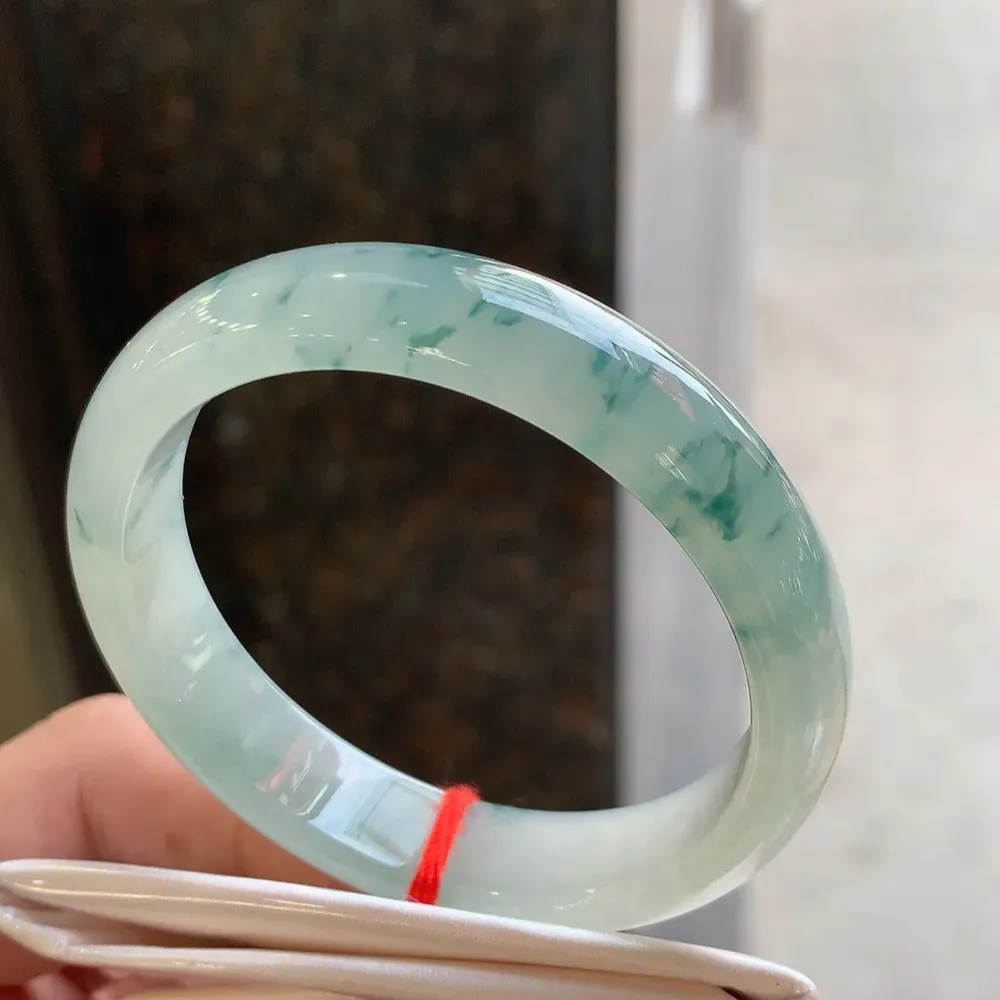 正圈冰飘花 无瑕 尺寸:53.6/12.7/7.3 花美