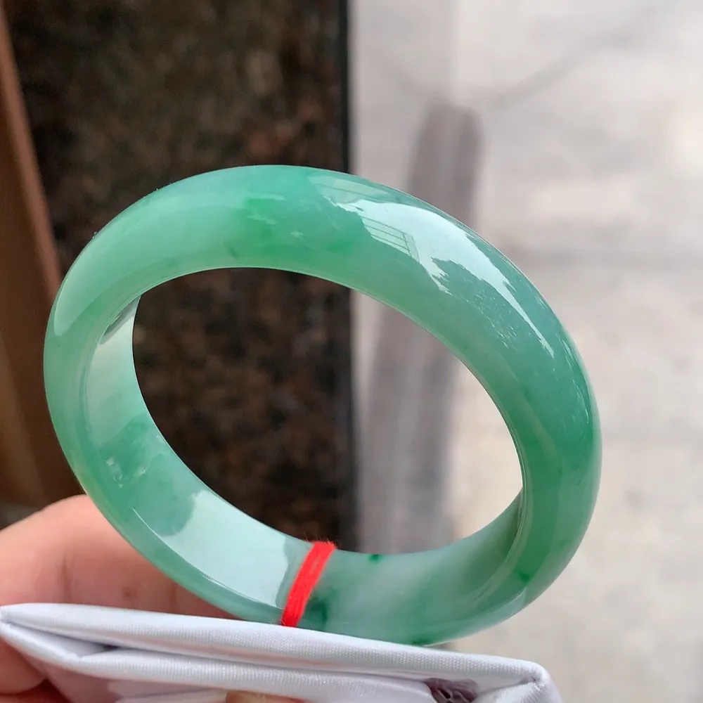 正圈冰糯辣绿 无瑕 尺寸:54.4/14.2/8.1 色好