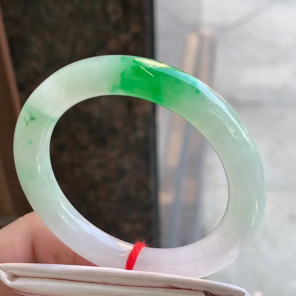 圆条冰糯阳绿 冰晶体线 尺寸:52.7/9.4/9.6 色好🥰🥰