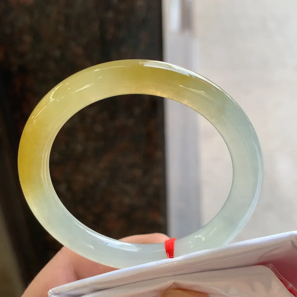 圆条高冰黄翡 无瑕 尺寸:52.6/8.4 种色兼备