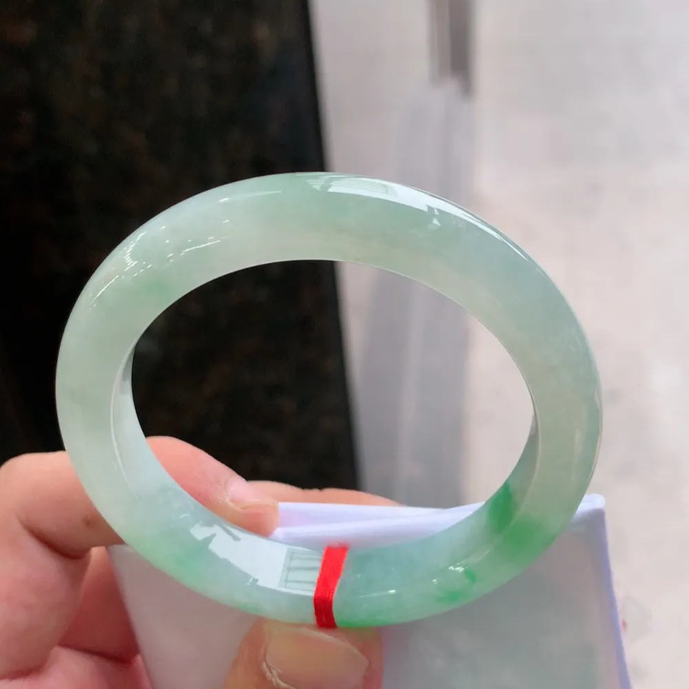 正圈冰阳绿 无瑕 尺寸:54.1/11.1/8.6 色好