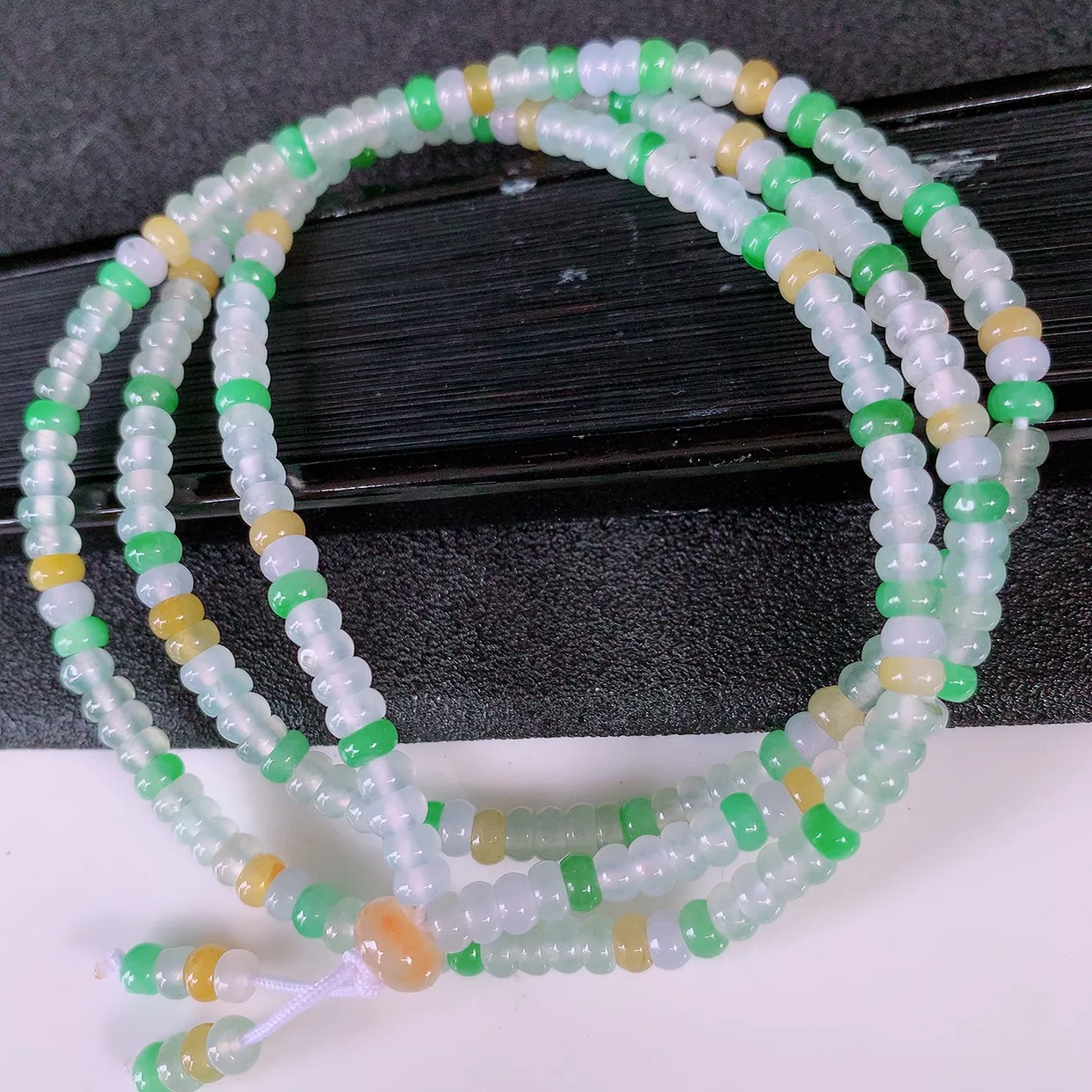 自然光实拍，冰种多宝翡翠项链，多彩翡翠珠链，颜色丰富，料子细腻，高档大气，自戴送礼佳品！#003.3取一尺寸4mm