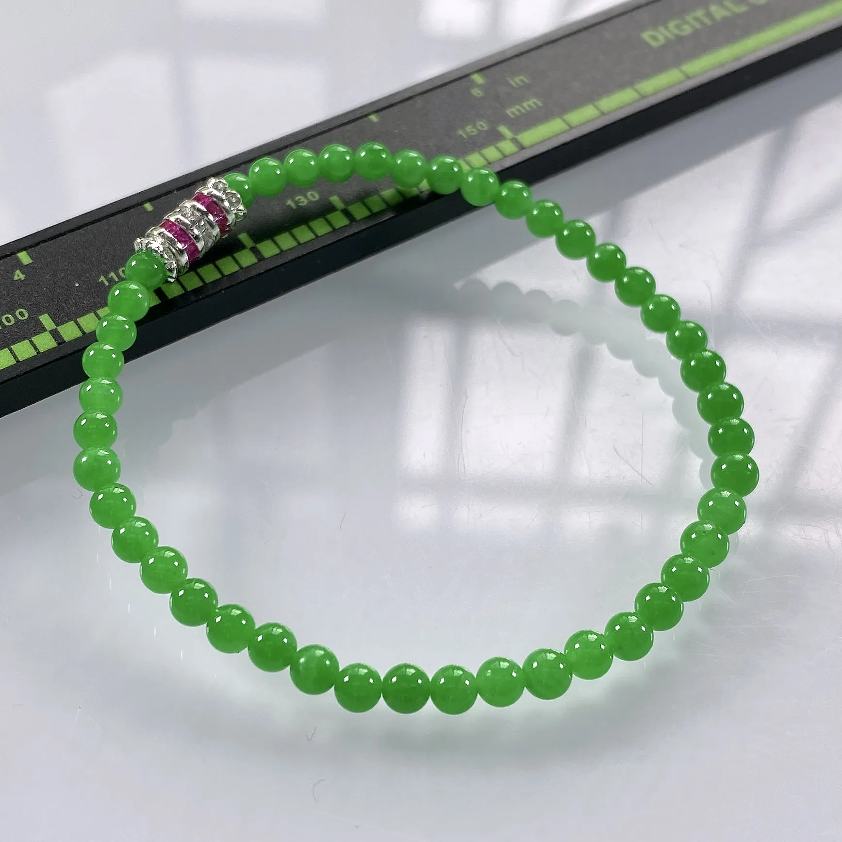 收藏级别，缅甸天然翡翠A货，卡4冰种起胶正阳绿小米珠小圆珠手串手链，尺寸：4mm/44颗，长度170mm，重量：4.92g