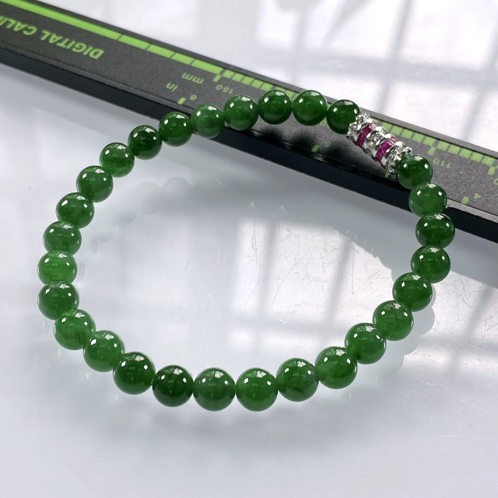 缅甸天然翡翠A货，卡6冰种浓绿圆珠手串手链，尺寸：6mm/28颗，长度175mm，重量：10.20g