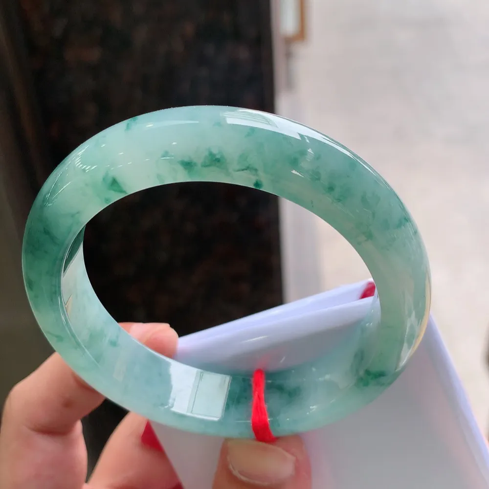 正圈冰飘花 无瑕 尺寸:60.1/14.5/9.5 花美