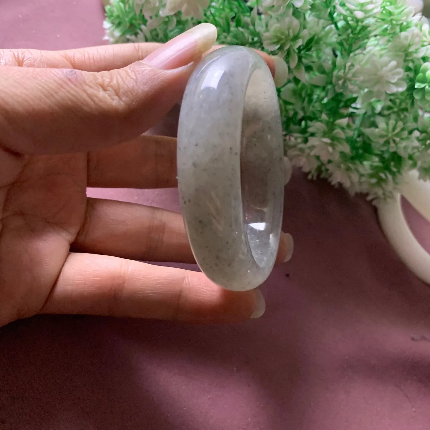 和田玉54.5圈口漂花宽版手镯，玉质细腻油润 底色纯净 脂粉好，品质高