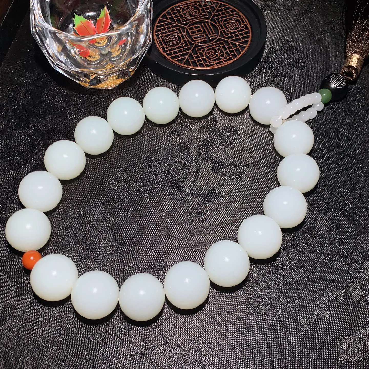 和田玉白玉羊脂白玉手持 单颗尺寸20！玉质细腻油润。手推出油。佩戴高端典雅。lt251211