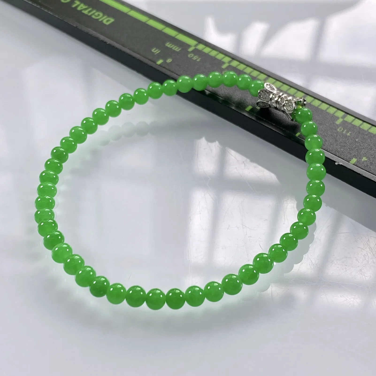 收藏级别，缅甸天然翡翠A货，卡3.6冰种起胶正阳绿小米珠小圆珠手串手链，尺寸：3.6mm/47颗，长度170mm，重量：4.26g