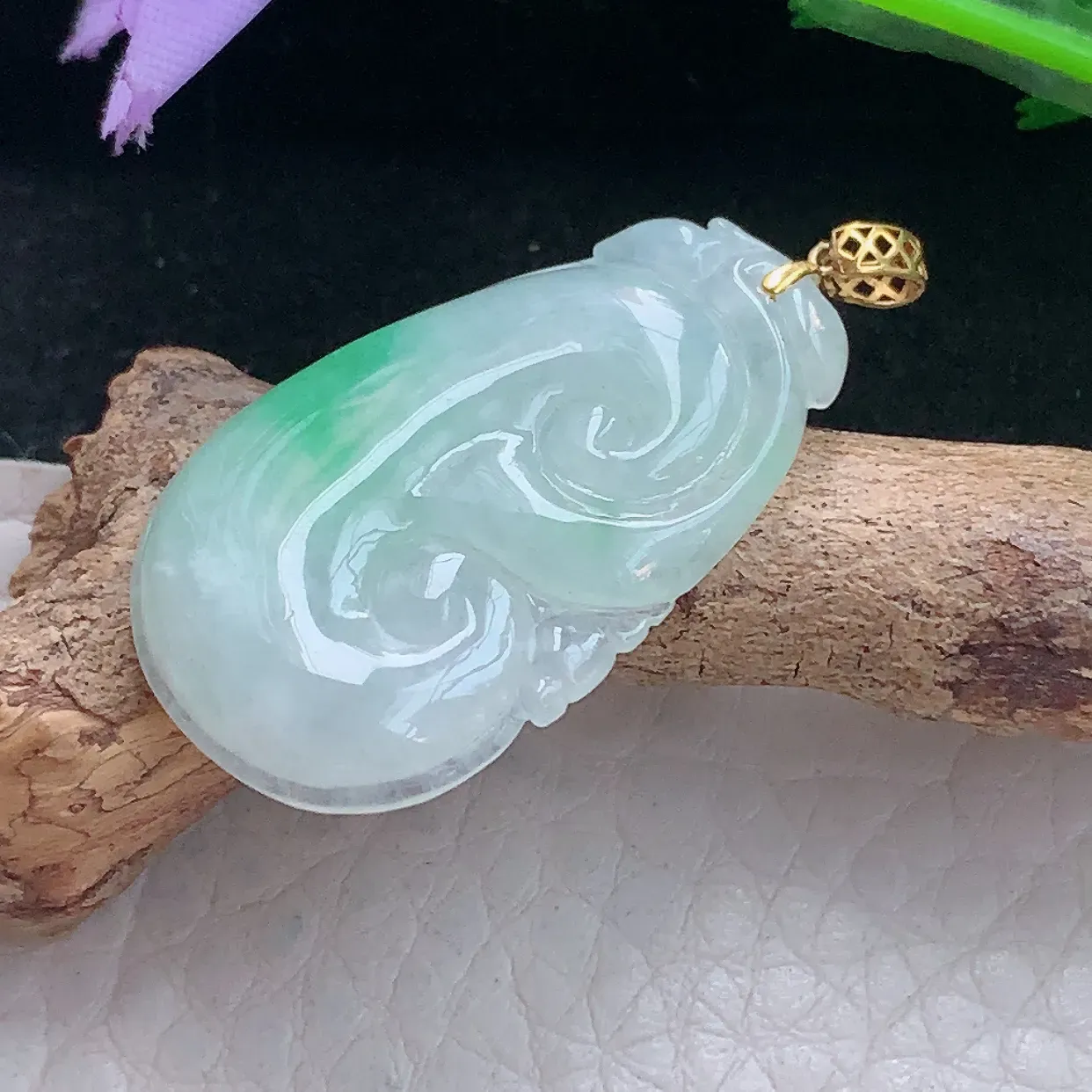 x54自然光30.6*18.8*4.3精美翡翠a货飘绿事事如意 玉如意玉吊坠 玉挂件