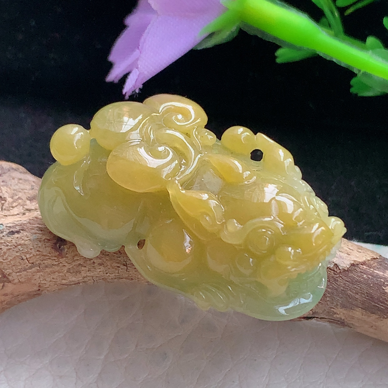 x54自然光33.8*18.5*11.6精美翡翠a货三彩招财貔貅 玉皮休玉吊坠 玉挂件