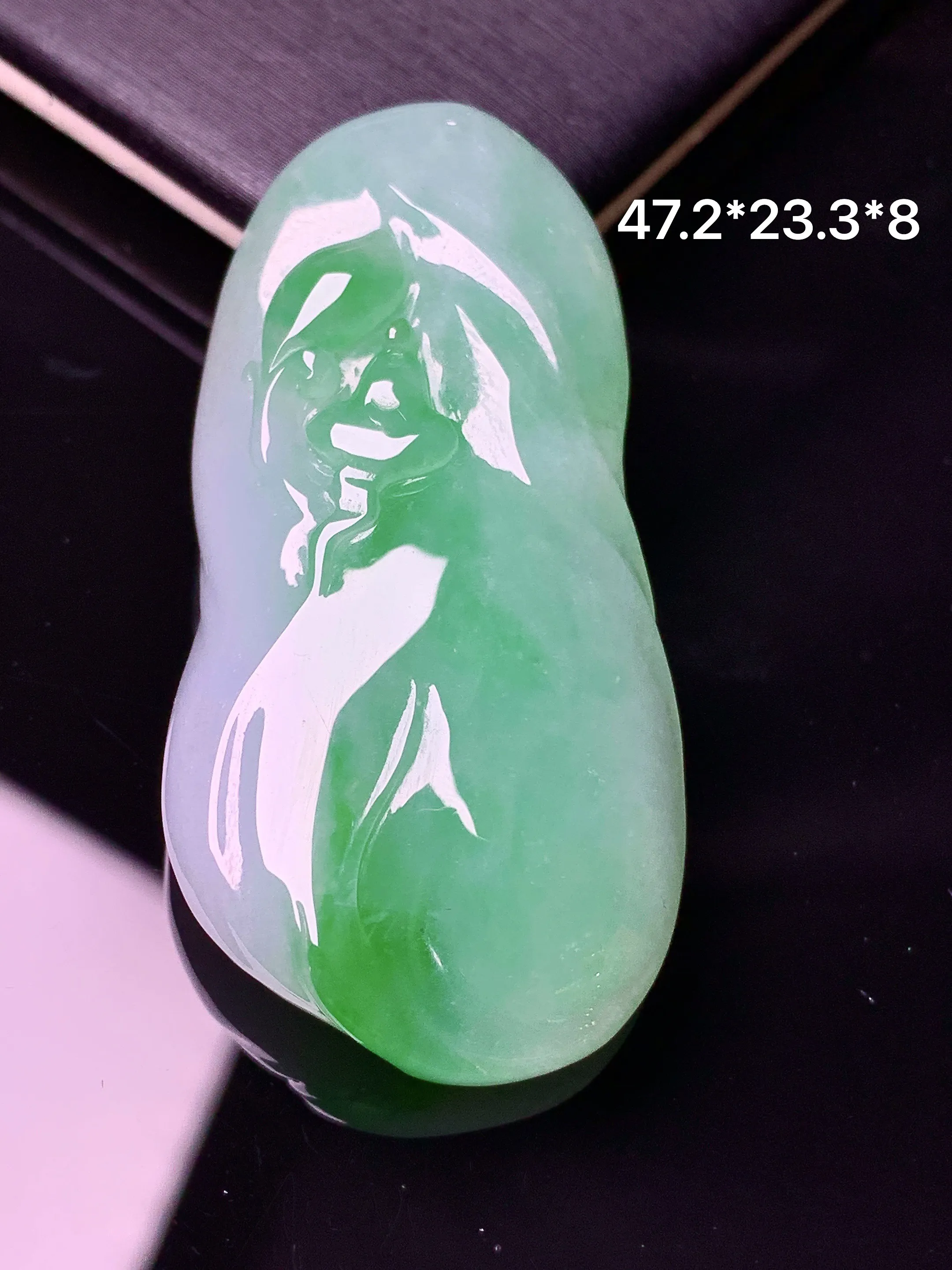 飘绿悟道吊坠 玉质细腻 水润亮眼 色泽艳丽 整体尺寸47.2*23.3*8