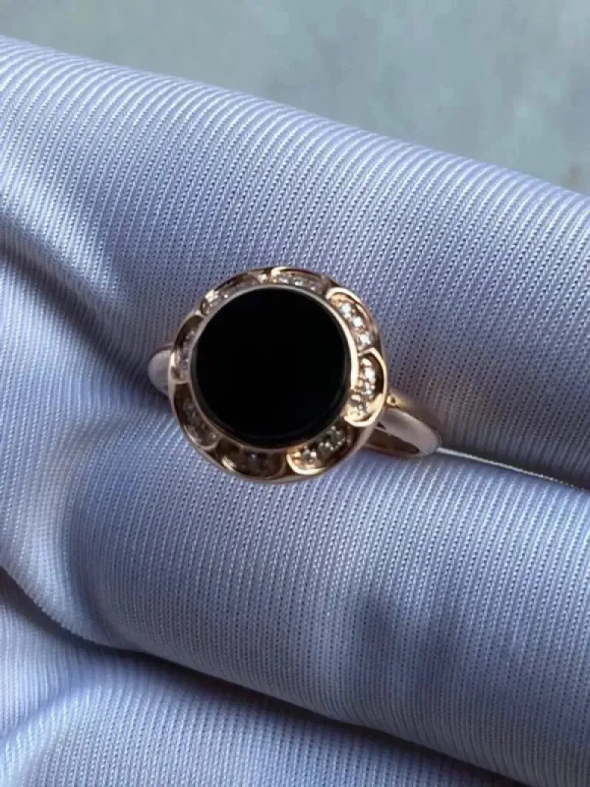 墨翠【平安扣戒指】18K金+南非钻镶嵌，细腻干净，黑度极黑，性价比高，雕工精湛，打灯透绿 裸石尺寸9.1*4.8