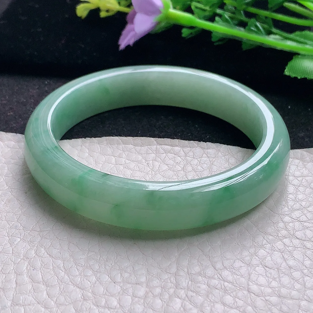 nr自然光58*12.3*8平安镯 翡翠a货玉手镯飘花宽边珠宝玉手环